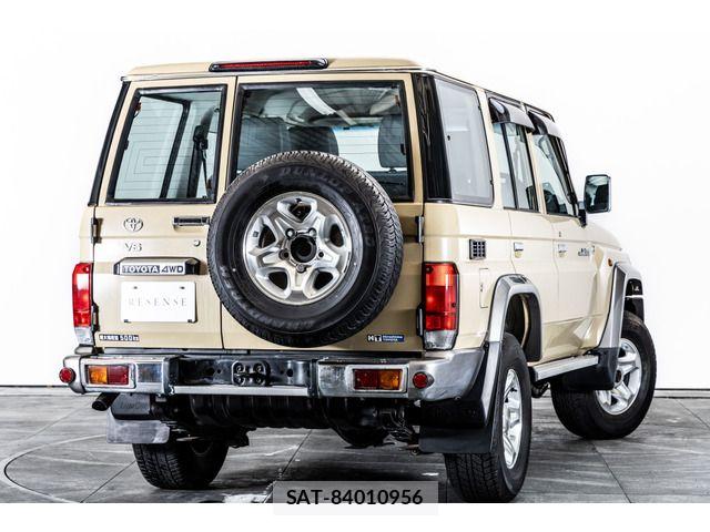 Toyota LAND CRUISER 2015-04 7327862-2