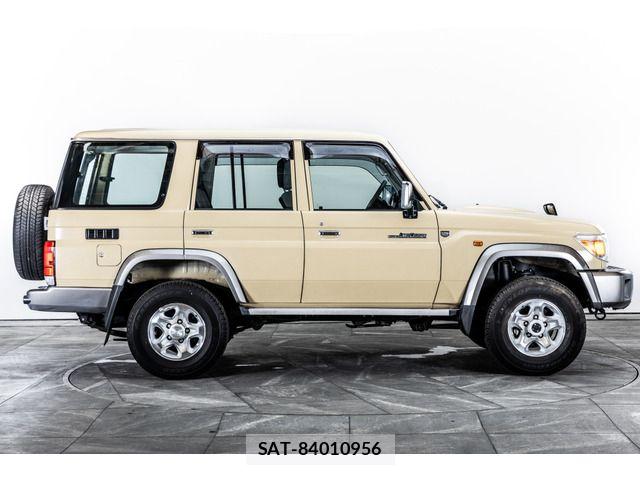 Toyota LAND CRUISER 2015-04 7327862-7
