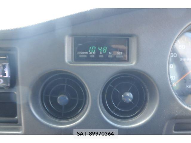 Toyota LAND CRUISER 1989-10 7327868-9