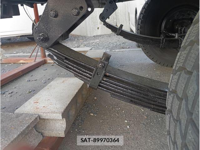 Toyota LAND CRUISER 1989-10 7327868-26
