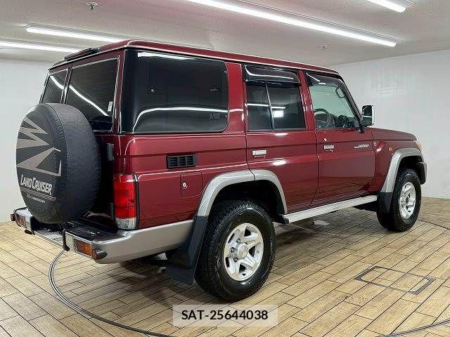 Toyota LAND CRUISER 2014-11 7358383-15