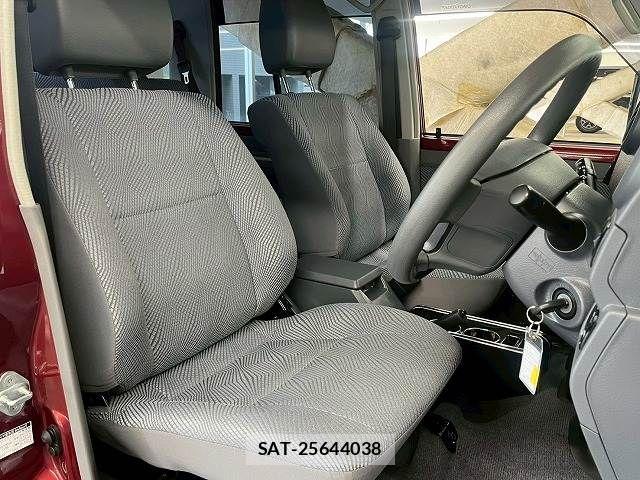 Toyota LAND CRUISER 2014-11 7358383-4
