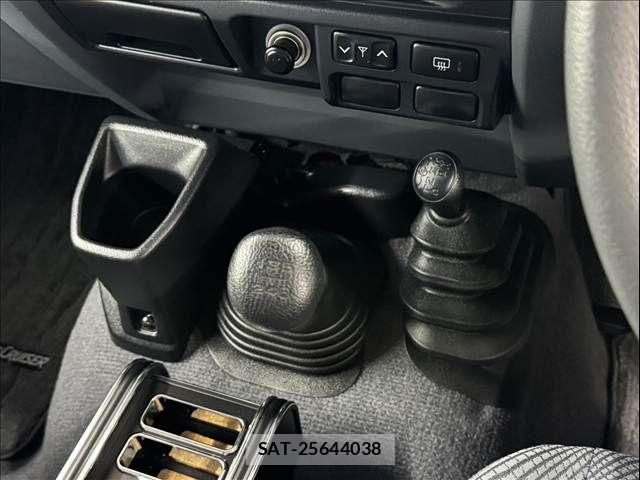Toyota LAND CRUISER 2014-11 7358383-8