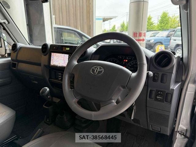 Toyota LAND CRUISER 2015-03 7358384-4