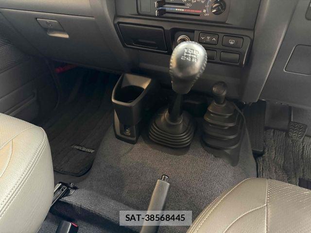 Toyota LAND CRUISER 2015-03 7358384-6