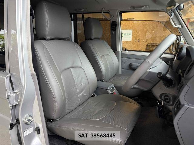 Toyota LAND CRUISER 2015-03 7358384-8