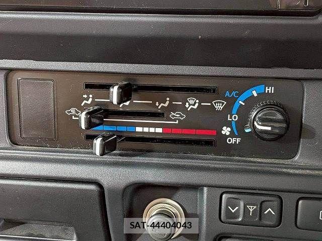 Toyota LAND CRUISER 2014-09 7358385-11