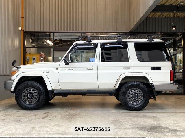Toyota LAND CRUISER 2015-03 7617492-11