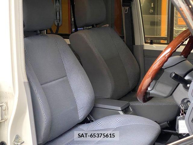 Toyota LAND CRUISER 2015-03 7617492-14