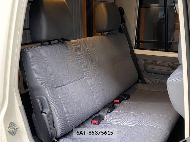 Toyota LAND CRUISER 2015-03 7617492-16