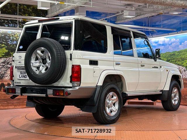 Toyota LAND CRUISER 2014-09 7724882-16