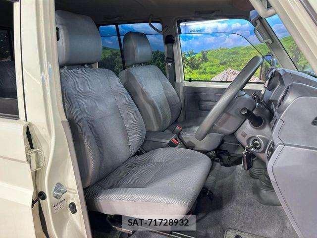 Toyota LAND CRUISER 2014-09 7724882-7
