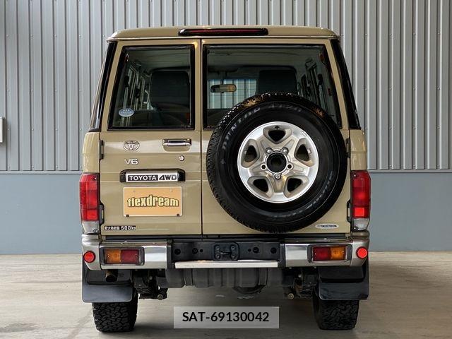 Toyota LAND CRUISER 2015-07 7877210-11