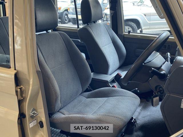 Toyota LAND CRUISER 2015-07 7877210-13