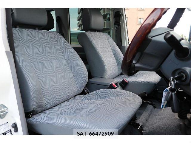 Toyota LAND CRUISER 2014-01 7877203-13