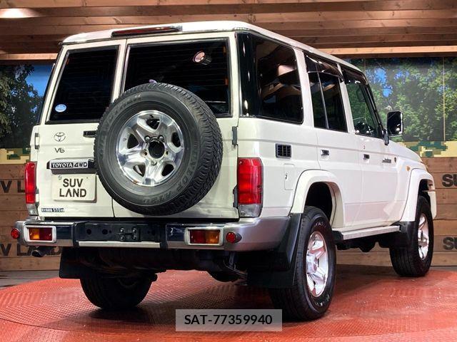 Toyota LAND CRUISER 2015-02 7979688-16