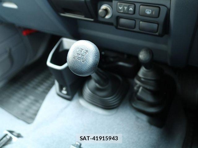 Toyota LAND CRUISER 2014-01 7979686-10