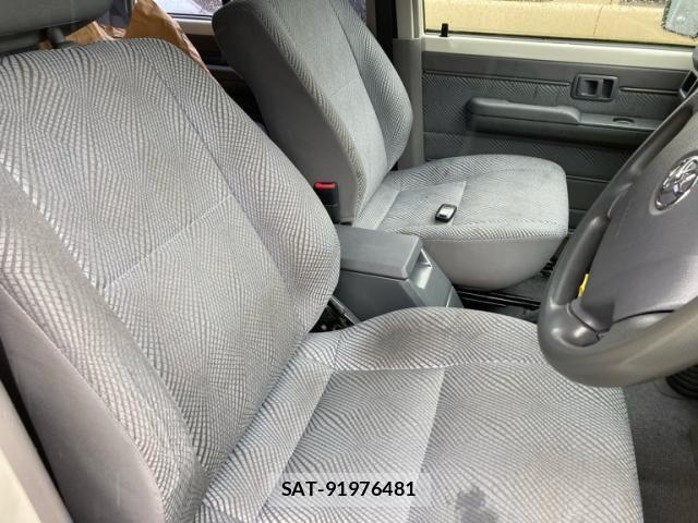 Toyota LAND CRUISER 2015-03 8036297-11