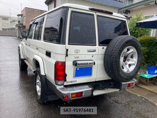 Toyota LAND CRUISER 2015-03 8036297-3