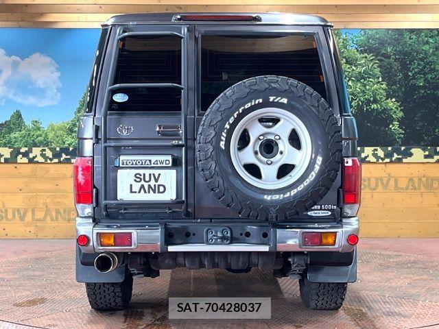 Toyota LAND CRUISER 2015-03 8074265-14