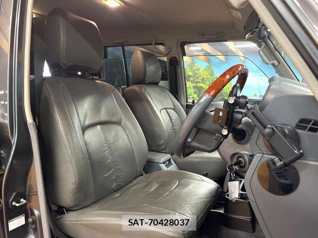 Toyota LAND CRUISER 2015-03 8074265-7