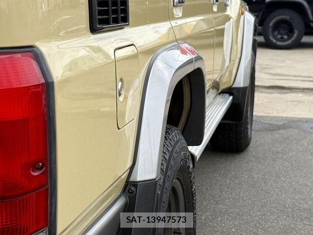 Toyota LAND CRUISER 2015-05 8100011-9