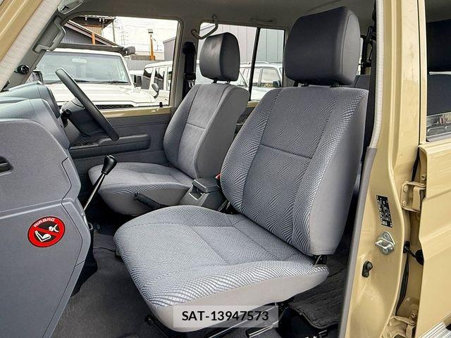 Toyota LAND CRUISER 2015-05 8100011-14