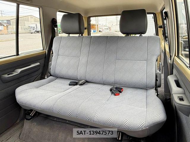 Toyota LAND CRUISER 2015-05 8100011-15