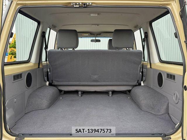 Toyota LAND CRUISER 2015-05 8100011-16