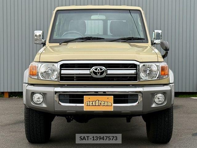 Toyota LAND CRUISER 2015-05 8100011-6