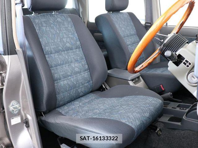 Toyota LAND CRUISER 2002-01 8130917-6