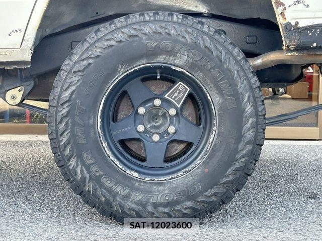 Toyota LAND CRUISER 1995-03 8208214-9