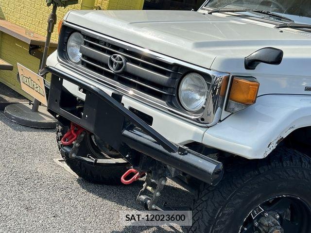 Toyota LAND CRUISER 1995-03 8208214-4