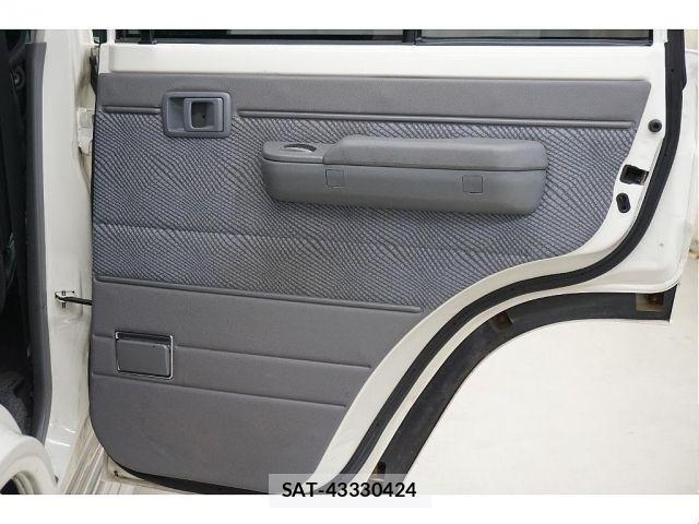 Toyota LAND CRUISER 2015-01 8208213-12