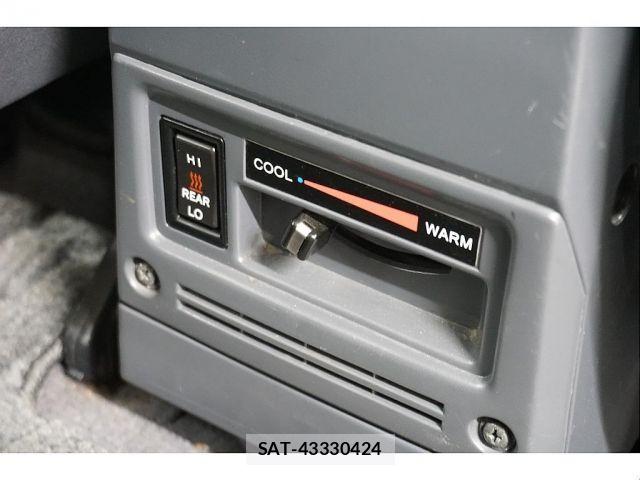 Toyota LAND CRUISER 2015-01 8208213-16