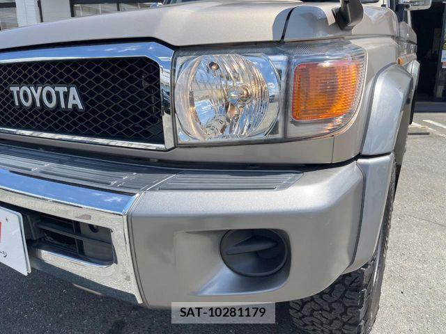 Toyota LAND CRUISER 2015-04 8315074-12