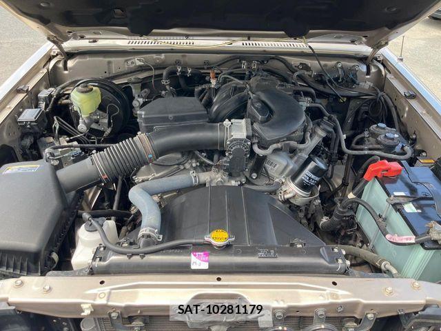Toyota LAND CRUISER 2015-04 8315074-17