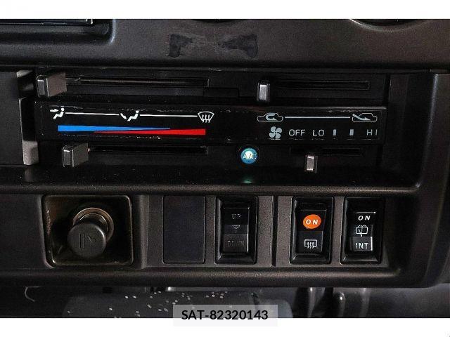 Toyota LAND CRUISER 1989-01 8366608-11