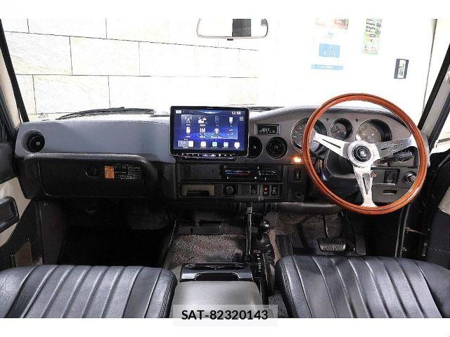 Toyota LAND CRUISER 1989-01 8366608-1