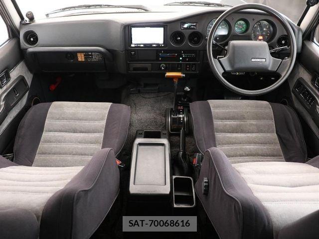Toyota LAND CRUISER 1989-01 8366610-1