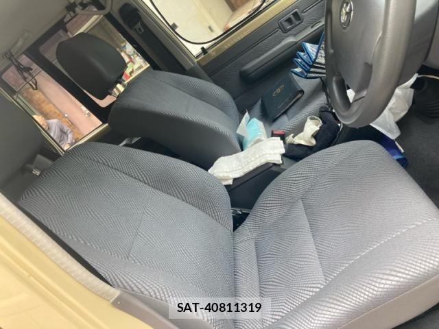 Toyota LAND CRUISER 2015-02 8525447-11