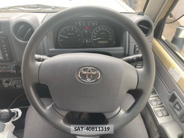 Toyota LAND CRUISER 2015-02 8525447-12