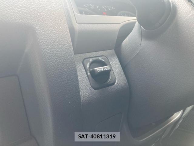 Toyota LAND CRUISER 2015-02 8525447-16