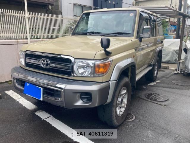 Toyota LAND CRUISER 2015-02 8525447-1
