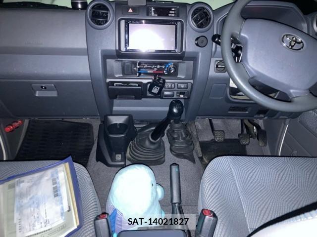 Toyota LAND CRUISER 2015-10 8685806-10
