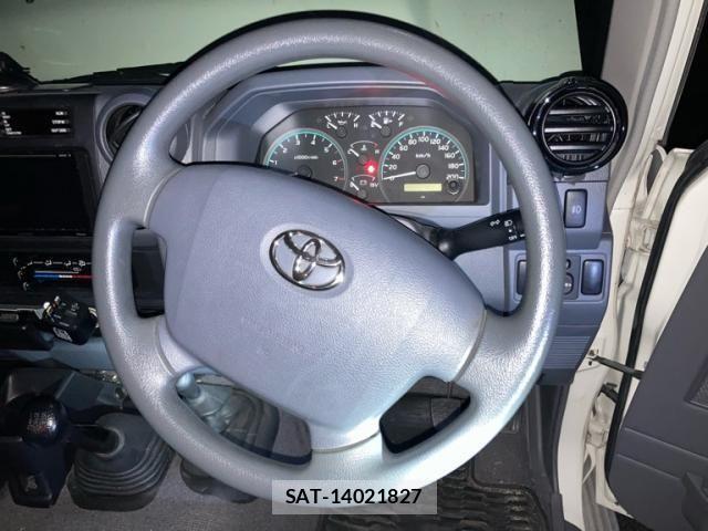 Toyota LAND CRUISER 2015-10 8685806-14