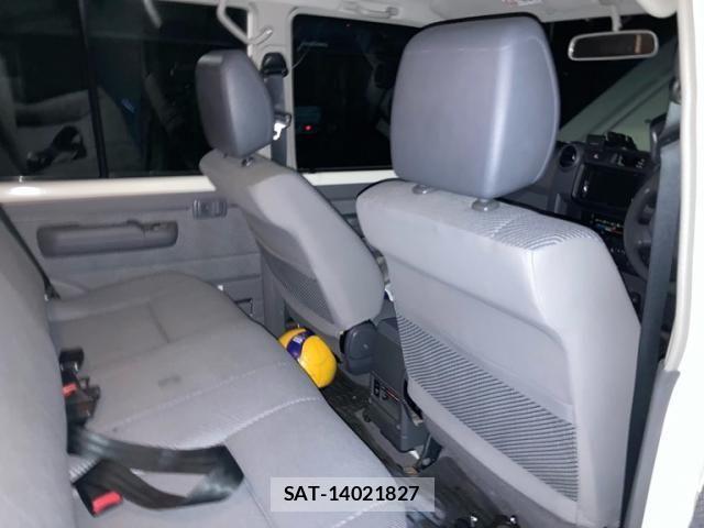 Toyota LAND CRUISER 2015-10 8685806-7