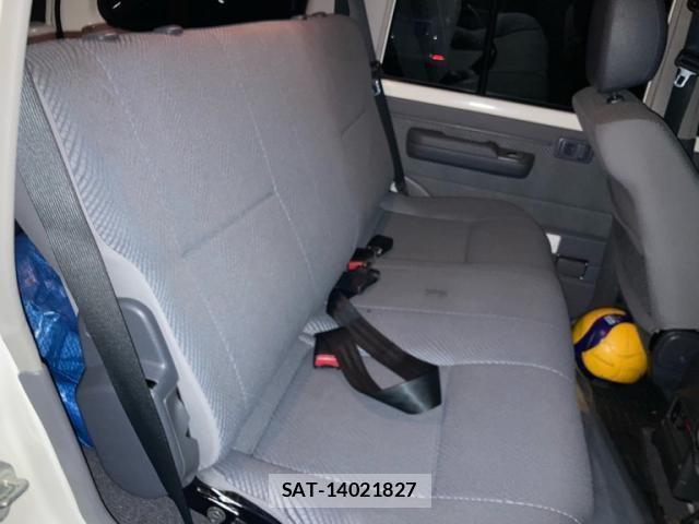 Toyota LAND CRUISER 2015-10 8685806-8