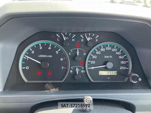 Toyota LAND CRUISER 2015-03 8829818-18