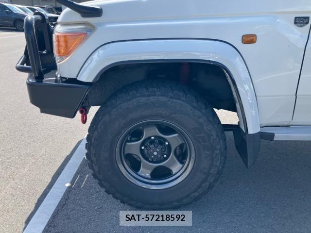 Toyota LAND CRUISER 2015-03 8829818-4